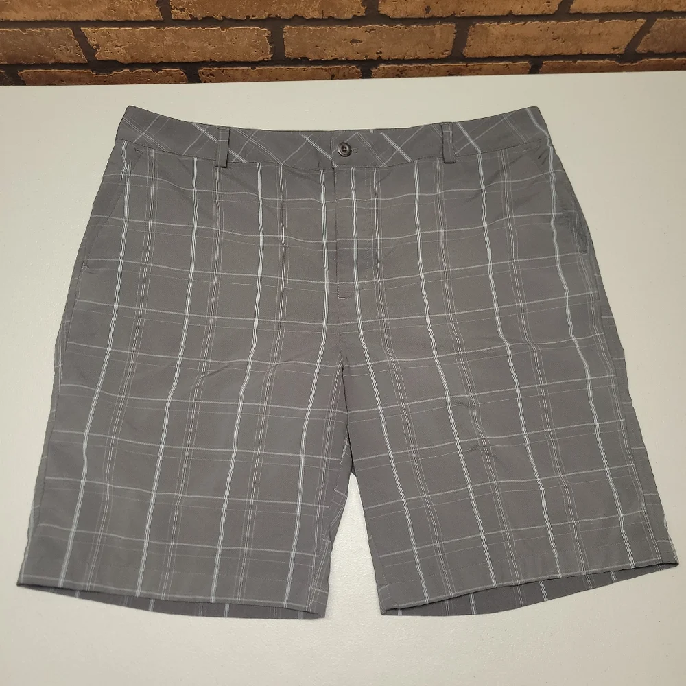 Under Armour Shorts Mens 40 R Gray Golf Performance Stretch Plaid Small‎ Snag